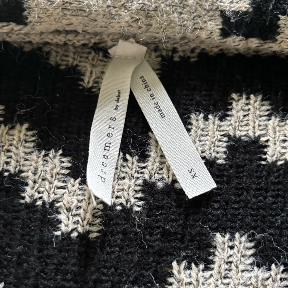 Southwestern Flair! Dreamers Black and Multicolor Chevron Cardigan - Picture 7 of 9